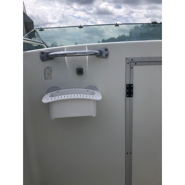 Boite de rangement en plastique blanc avec fixation ventouse.