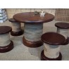 Salon en acajou esprit marin, 1 table basse et 4 tabourets